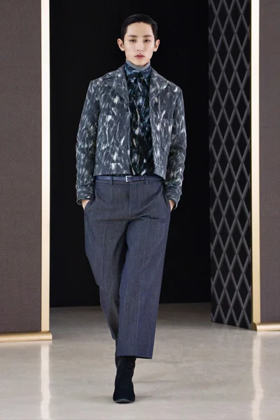 Look 8